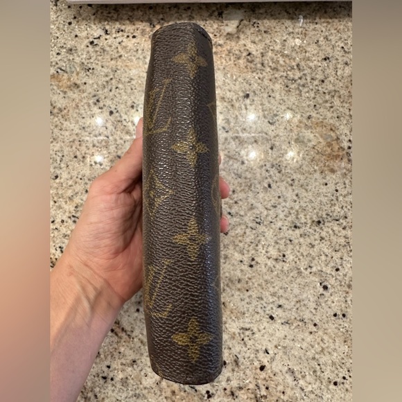 Authentic LV XL compact Vintage Wallet! - Picture 4 of 10